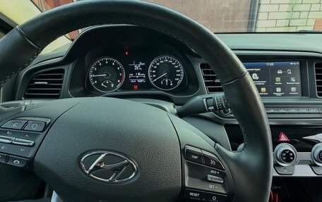 Hyundai Elantra VI рестайлинг, 2019 год, 1 750 000 рублей, 5 фотография