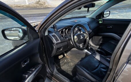 Mitsubishi Outlander III рестайлинг 3, 2011 год, 1 350 000 рублей, 6 фотография