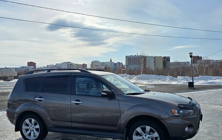 Mitsubishi Outlander III рестайлинг 3, 2011 год, 1 350 000 рублей, 4 фотография