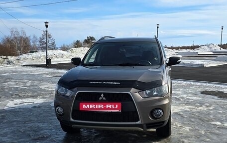 Mitsubishi Outlander III рестайлинг 3, 2011 год, 1 350 000 рублей, 2 фотография