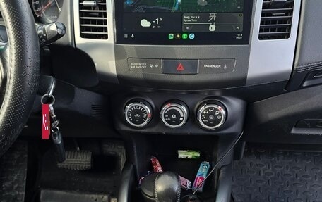 Mitsubishi Outlander III рестайлинг 3, 2011 год, 1 350 000 рублей, 12 фотография