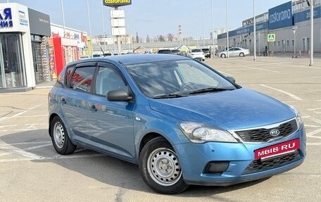 KIA cee'd I рестайлинг, 2011 год, 700 000 рублей, 3 фотография