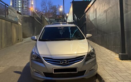 Hyundai Solaris II рестайлинг, 2015 год, 1 200 000 рублей, 3 фотография