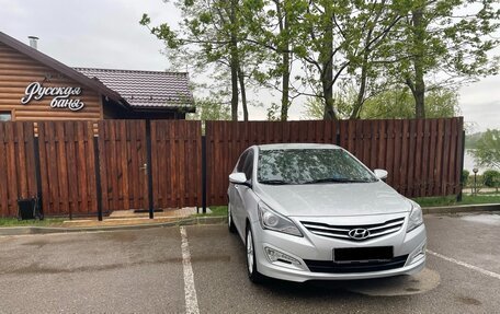 Hyundai Solaris II рестайлинг, 2015 год, 1 200 000 рублей, 7 фотография