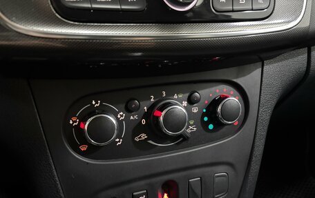 Renault Sandero II рестайлинг, 2018 год, 1 025 000 рублей, 18 фотография