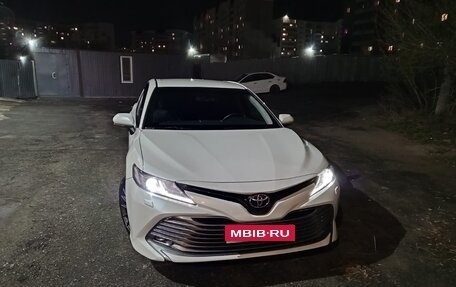 Toyota Camry, 2019 год, 2 600 000 рублей, 1 фотография