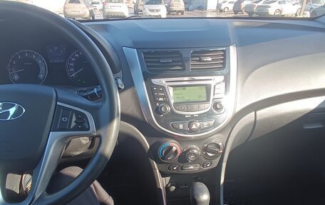 Hyundai Solaris II рестайлинг, 2013 год, 840 000 рублей, 4 фотография