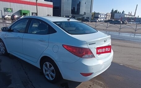 Hyundai Solaris II рестайлинг, 2013 год, 840 000 рублей, 2 фотография