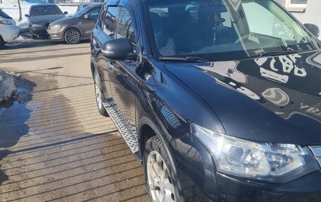 Mitsubishi Outlander III рестайлинг 3, 2014 год, 1 850 000 рублей, 3 фотография