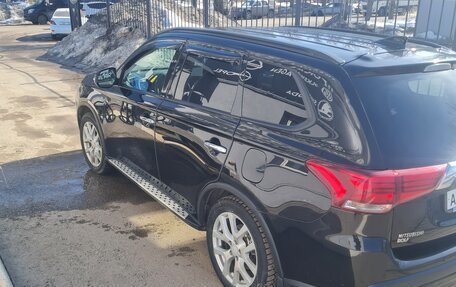 Mitsubishi Outlander III рестайлинг 3, 2014 год, 1 850 000 рублей, 6 фотография