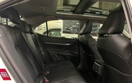 Toyota Camry, 2022 год, 4 700 000 рублей, 10 фотография