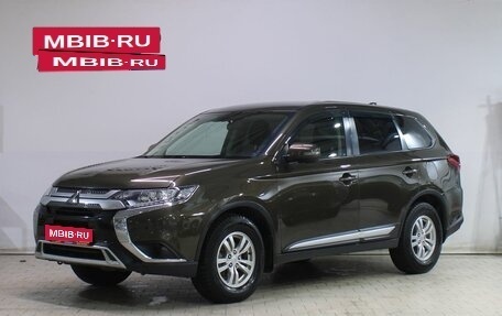 Mitsubishi Outlander III рестайлинг 3, 2021 год, 2 359 000 рублей, 1 фотография