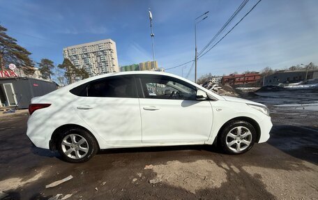 Hyundai Solaris II рестайлинг, 2017 год, 570 000 рублей, 3 фотография