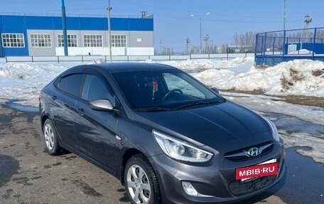 Hyundai Solaris II рестайлинг, 2013 год, 750 000 рублей, 2 фотография