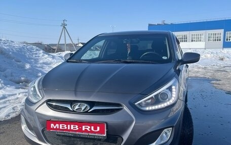 Hyundai Solaris II рестайлинг, 2013 год, 750 000 рублей, 12 фотография