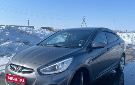 Hyundai Solaris II рестайлинг, 2013 год, 750 000 рублей, 10 фотография