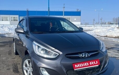 Hyundai Solaris II рестайлинг, 2013 год, 750 000 рублей, 11 фотография