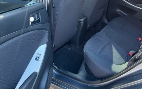 Hyundai Solaris II рестайлинг, 2013 год, 750 000 рублей, 18 фотография