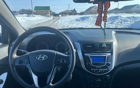 Hyundai Solaris II рестайлинг, 2013 год, 750 000 рублей, 24 фотография