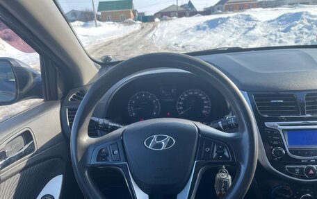 Hyundai Solaris II рестайлинг, 2013 год, 750 000 рублей, 30 фотография