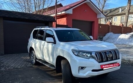 Toyota Land Cruiser Prado 150 рестайлинг 2, 2018 год, 5 750 000 рублей, 2 фотография
