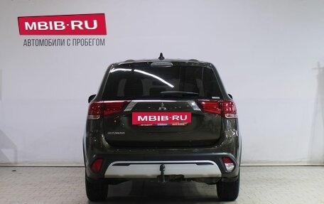 Mitsubishi Outlander III рестайлинг 3, 2021 год, 2 359 000 рублей, 6 фотография