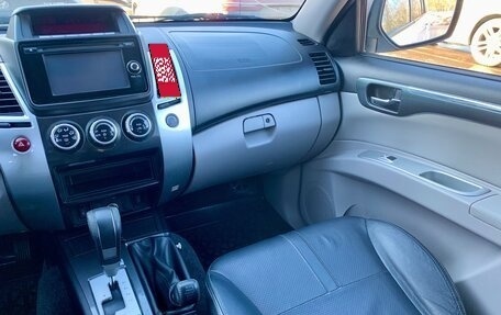 Mitsubishi Pajero Sport II рестайлинг, 2014 год, 2 175 000 рублей, 12 фотография