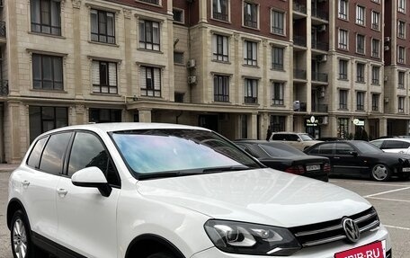 Volkswagen Touareg III, 2013 год, 1 590 000 рублей, 2 фотография