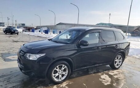 Mitsubishi Outlander III рестайлинг 3, 2014 год, 1 450 000 рублей, 2 фотография