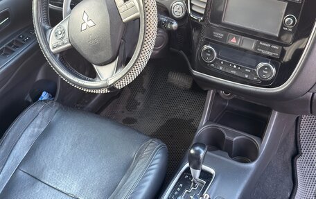 Mitsubishi Outlander III рестайлинг 3, 2014 год, 1 450 000 рублей, 5 фотография