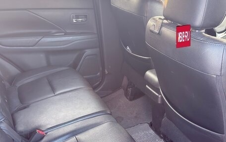 Mitsubishi Outlander III рестайлинг 3, 2014 год, 1 450 000 рублей, 6 фотография