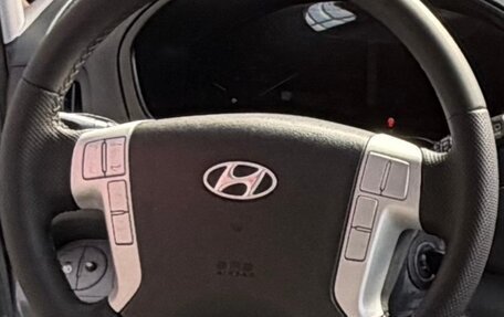 Hyundai Grand Starex Grand Starex I рестайлинг 2, 2011 год, 1 430 000 рублей, 11 фотография