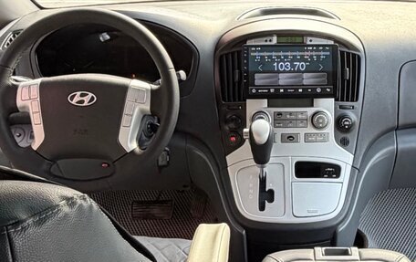 Hyundai Grand Starex Grand Starex I рестайлинг 2, 2011 год, 1 430 000 рублей, 9 фотография