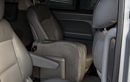 Hyundai Grand Starex Grand Starex I рестайлинг 2, 2011 год, 1 430 000 рублей, 14 фотография