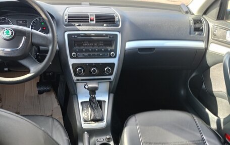 Skoda Octavia, 2011 год, 670 000 рублей, 10 фотография