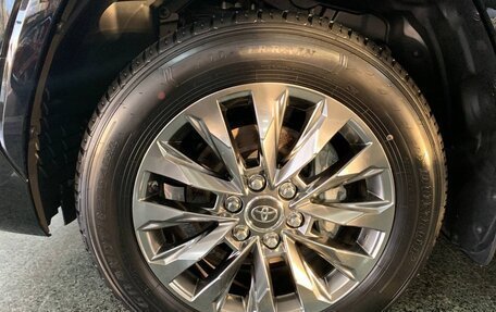 Toyota Land Cruiser, 2022 год, 12 999 990 рублей, 3 фотография