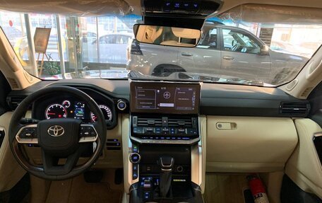 Toyota Land Cruiser, 2022 год, 12 999 990 рублей, 11 фотография