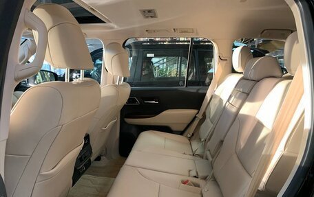 Toyota Land Cruiser, 2022 год, 12 999 990 рублей, 17 фотография