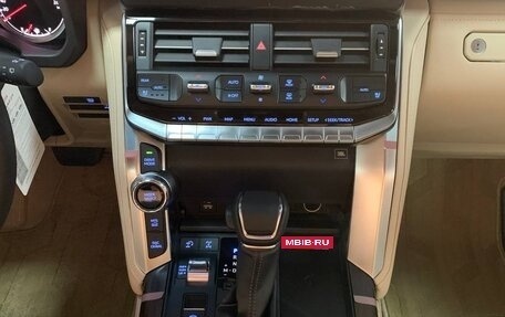 Toyota Land Cruiser, 2022 год, 12 999 990 рублей, 10 фотография