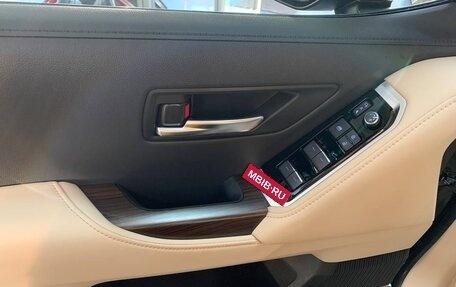 Toyota Land Cruiser, 2022 год, 12 999 990 рублей, 32 фотография