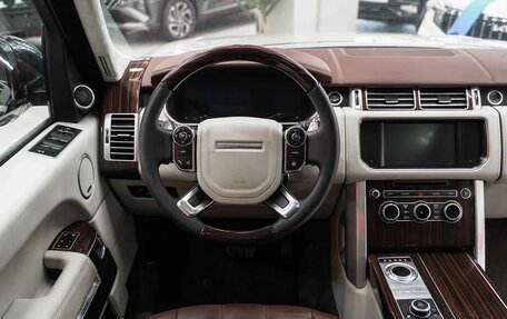 Land Rover Range Rover IV рестайлинг, 2015 год, 4 295 000 рублей, 7 фотография