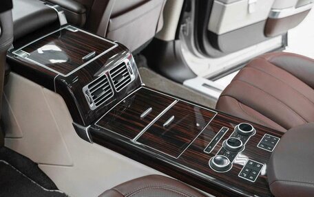 Land Rover Range Rover IV рестайлинг, 2015 год, 4 295 000 рублей, 9 фотография