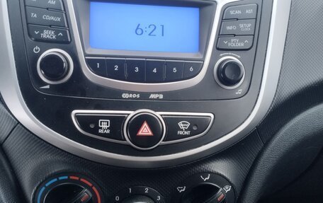 Hyundai Solaris II рестайлинг, 2012 год, 850 000 рублей, 1 фотография