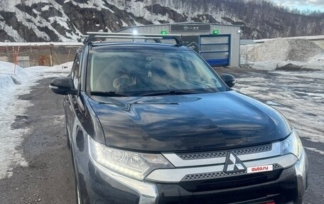 Mitsubishi Outlander III рестайлинг 3, 2020 год, 2 600 000 рублей, 2 фотография