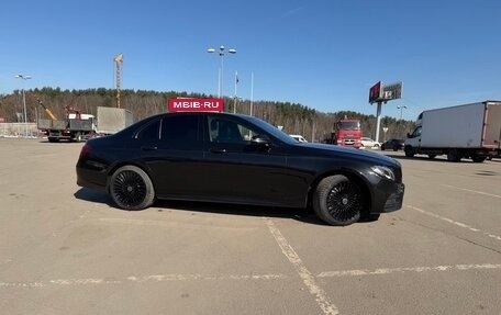 Mercedes-Benz E-Класс, 2018 год, 2 600 000 рублей, 2 фотография