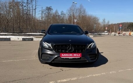 Mercedes-Benz E-Класс, 2018 год, 2 600 000 рублей, 4 фотография