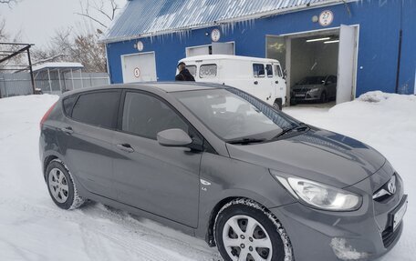 Hyundai Solaris II рестайлинг, 2012 год, 850 000 рублей, 12 фотография