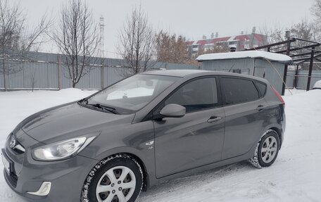 Hyundai Solaris II рестайлинг, 2012 год, 850 000 рублей, 13 фотография
