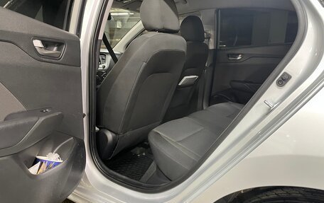Hyundai Solaris II рестайлинг, 2018 год, 1 030 000 рублей, 10 фотография