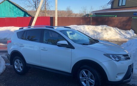 Toyota RAV4, 2014 год, 2 330 000 рублей, 2 фотография